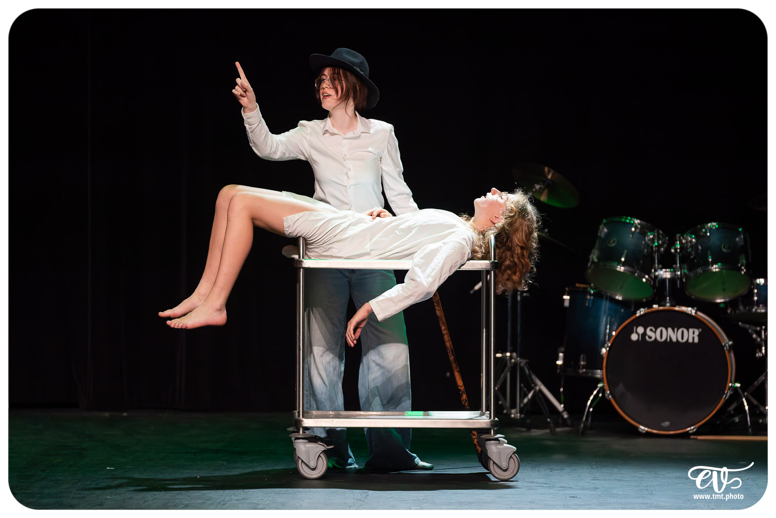 MAIS SONGEONS À RÉPÉTER S'IL VOUS PLAIT !